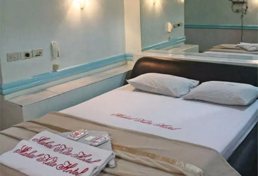 هتل Mahal Kita Drive Inn