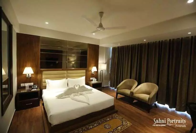 ホテル The Shaurya