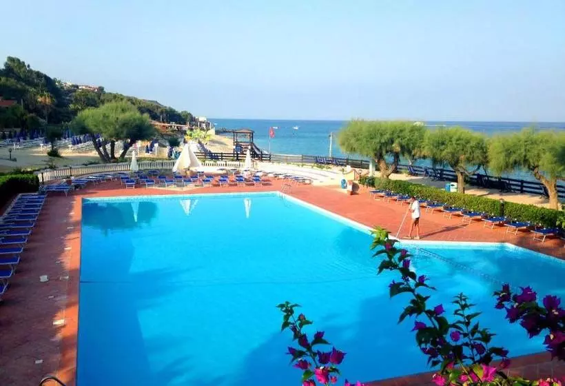 Hotelli Villaggio Torre Ruffa