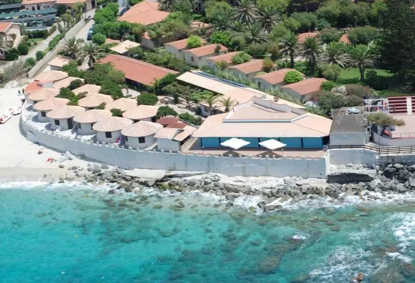 Hotelli Villaggio Torre Ruffa