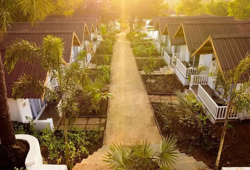 ホテル White Woods Resort, Morjim