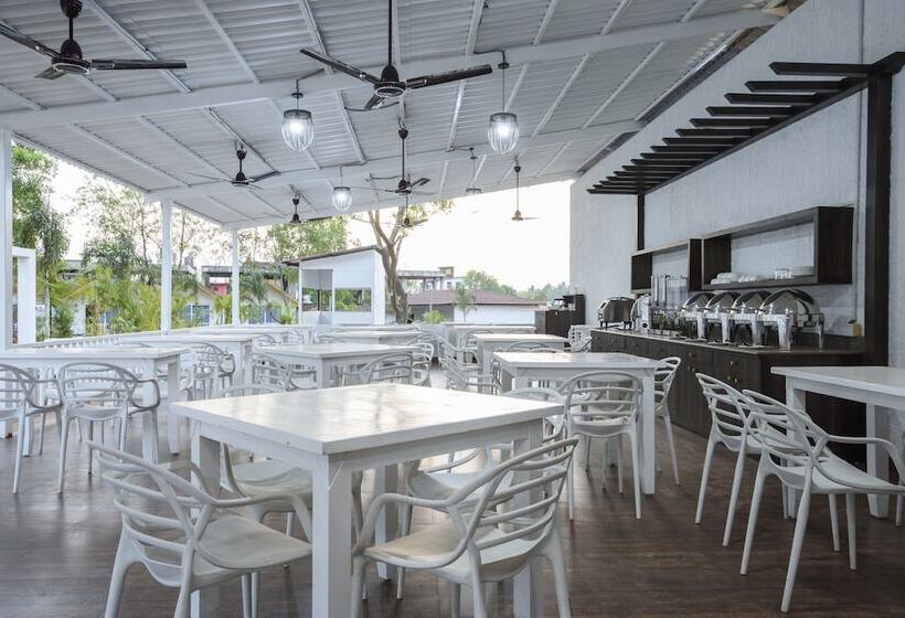 Hotel White Woods Resort, Morjim