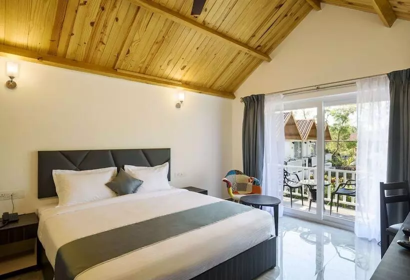 ホテル White Woods Resort, Morjim