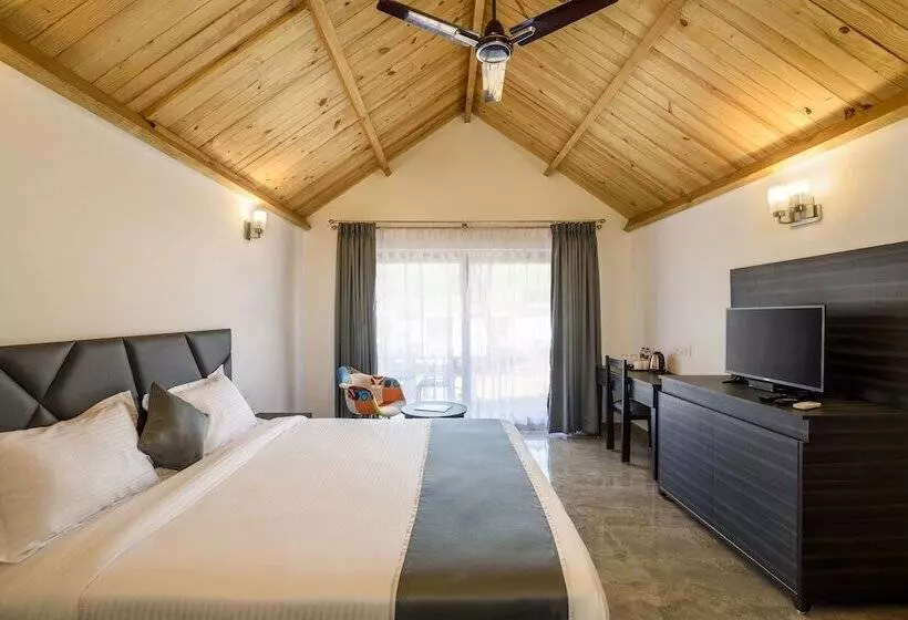 ホテル White Woods Resort, Morjim