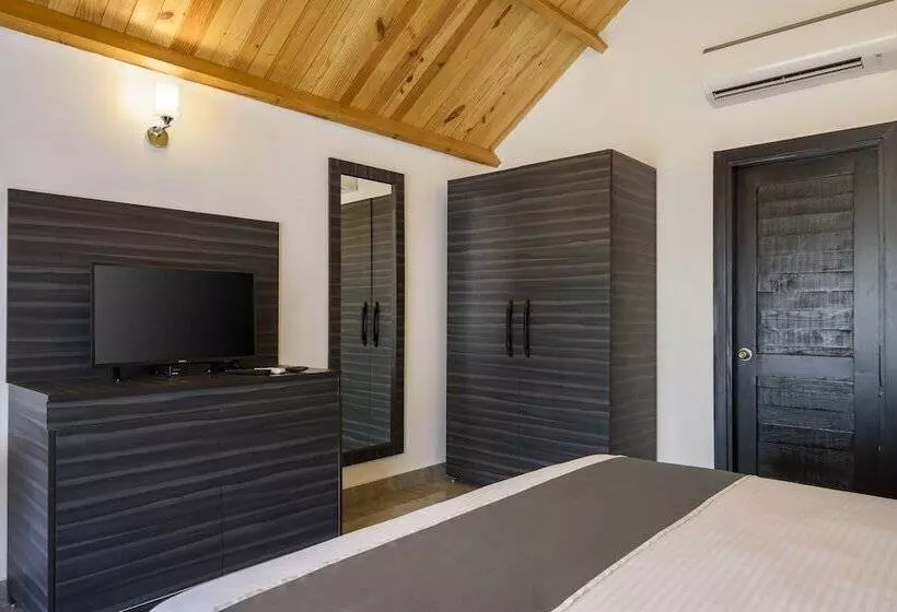 ホテル White Woods Resort, Morjim