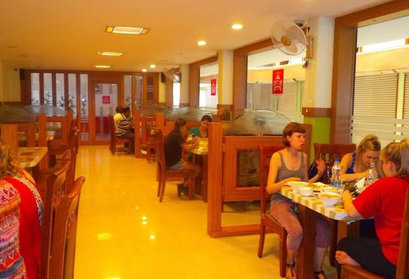 Отель Castle International Premium