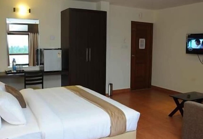 Отель Castle International Premium