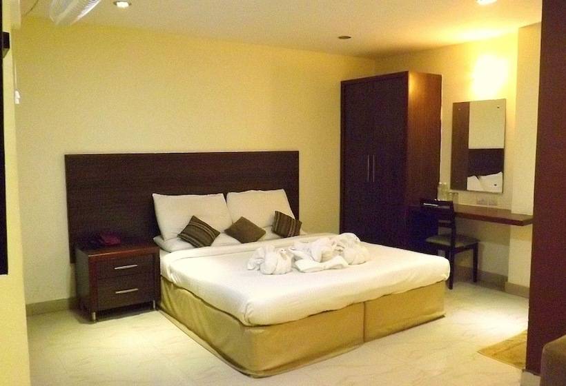 Отель Castle International Premium