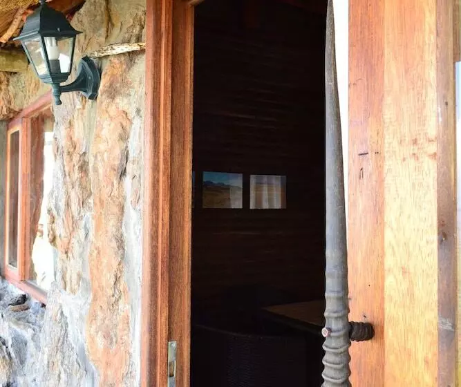 هتل Namibs Valley Lodge