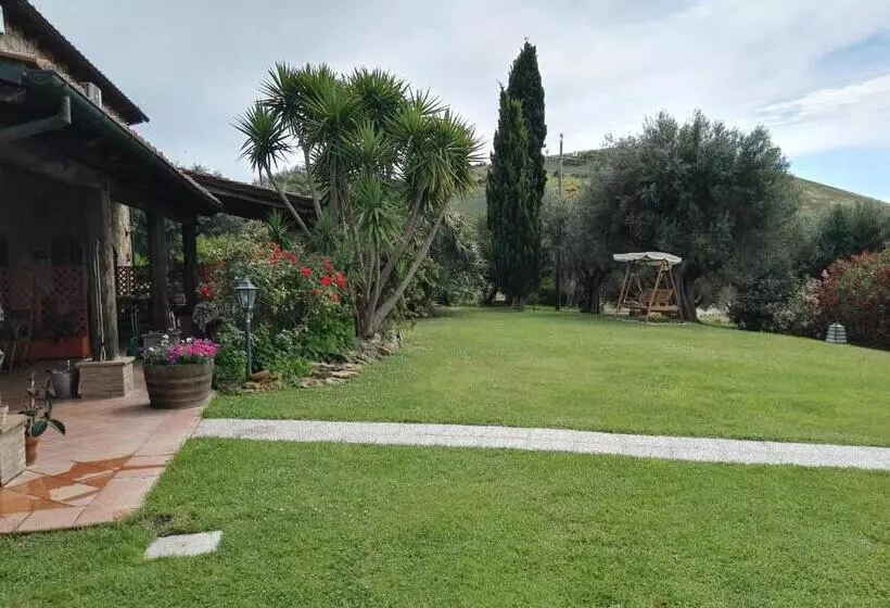 هتل روستایی Casale Farnesiana B&b