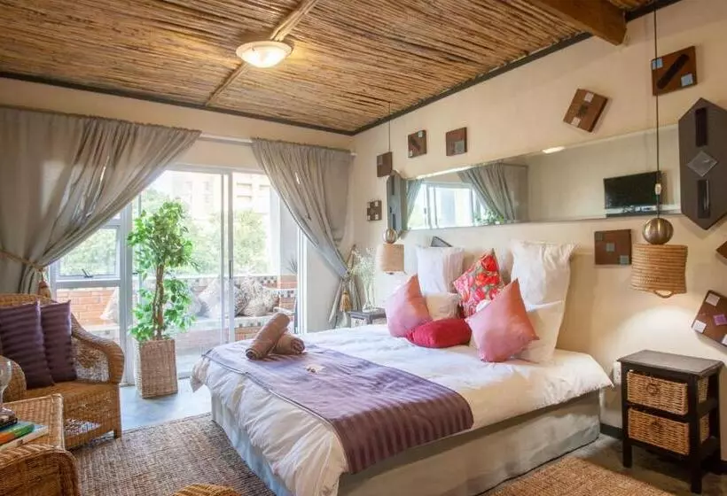 پانسیون Bedrock Guest Studios