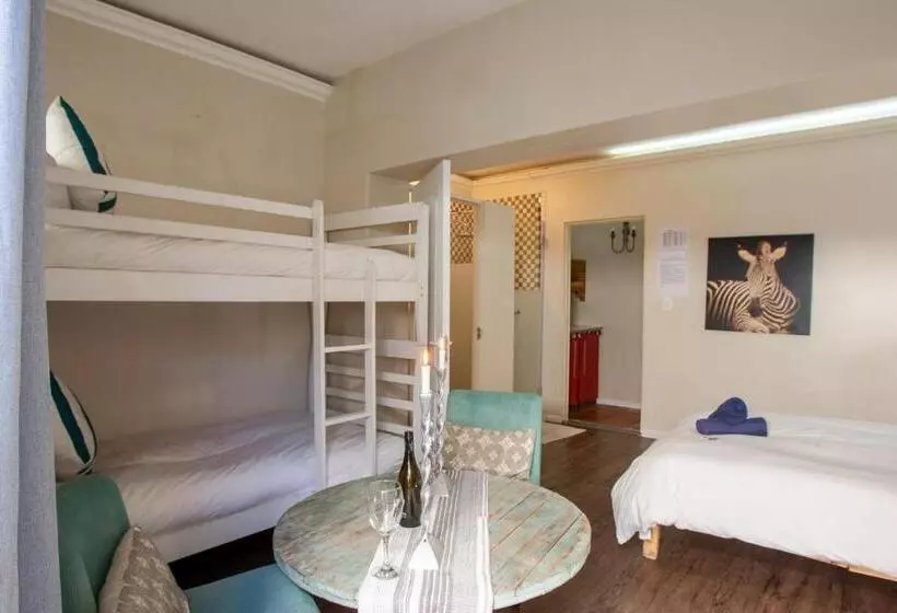 پانسیون Bedrock Guest Studios