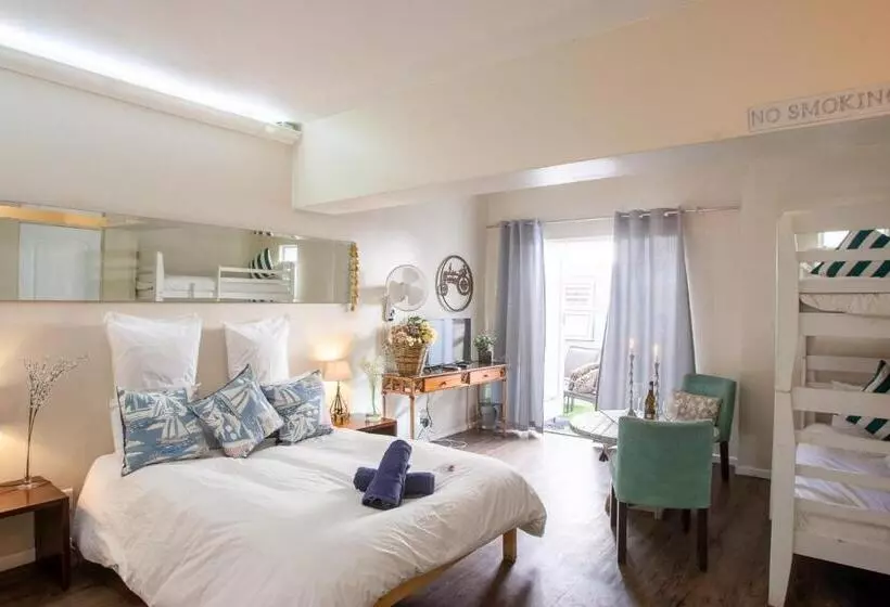 پانسیون Bedrock Guest Studios