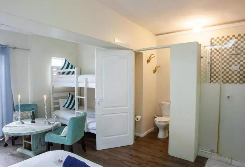 پانسیون Bedrock Guest Studios