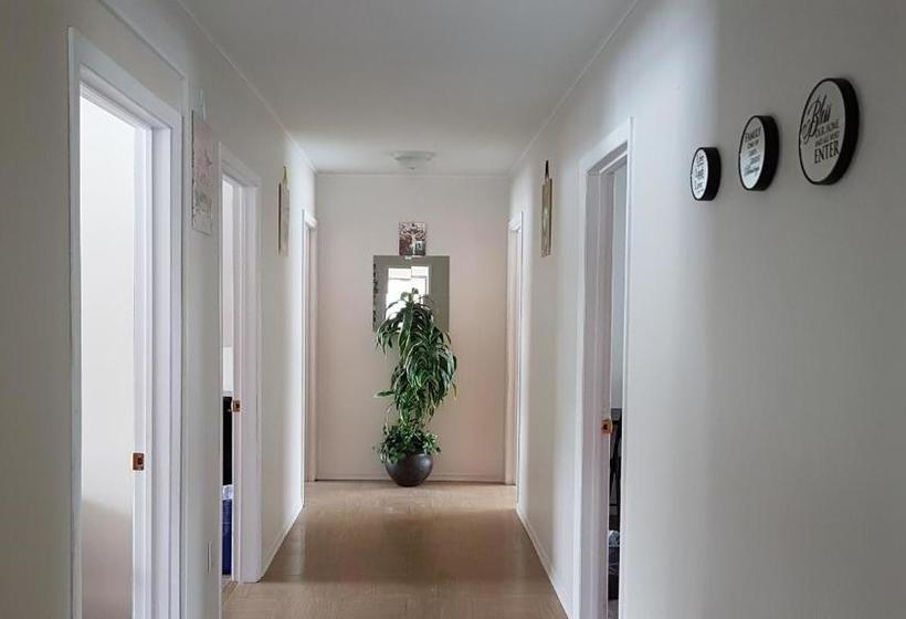 פנסיון Preferred Rooms By Crestview Guest House