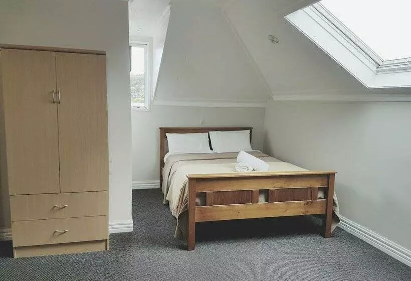 Majatalo Dunedin Classic Stay