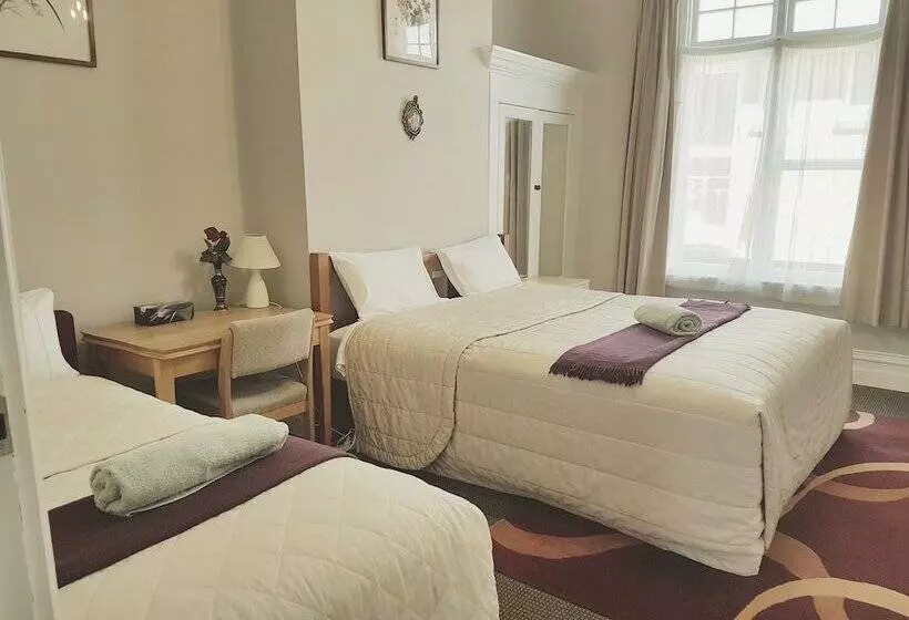 Majatalo Dunedin Classic Stay