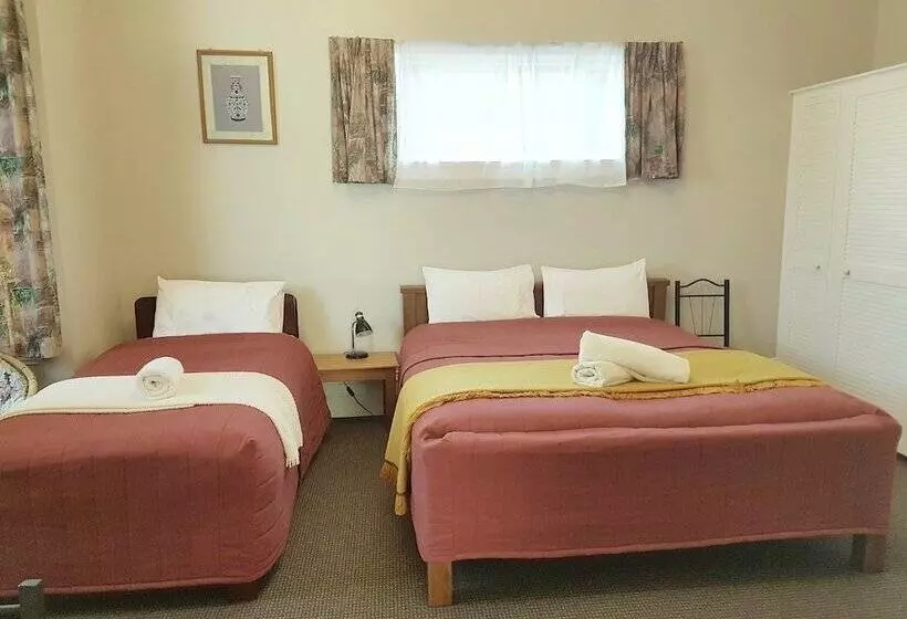 Majatalo Dunedin Classic Stay