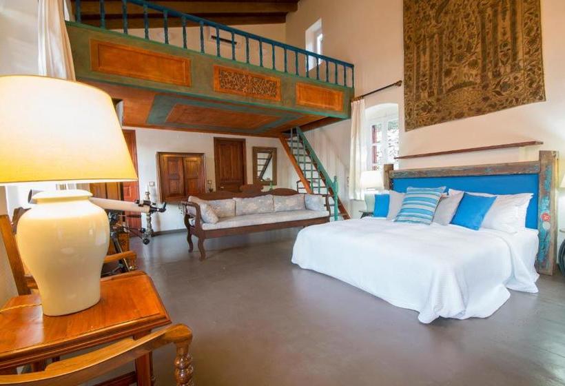 پانسیون Emporio