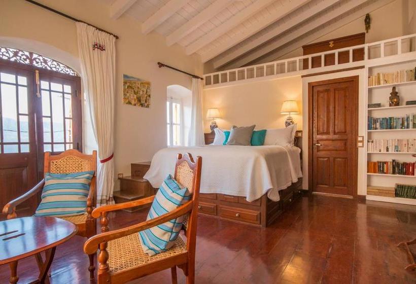 پانسیون Emporio