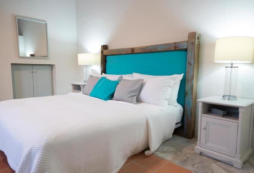 پانسیون Emporio