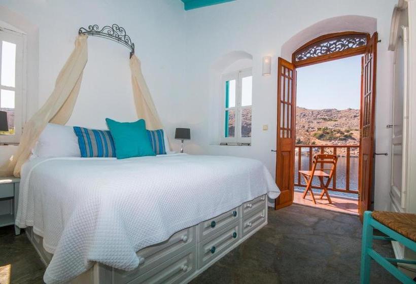 پانسیون Emporio