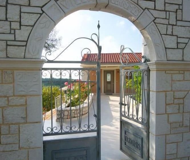 Vryonis Villa