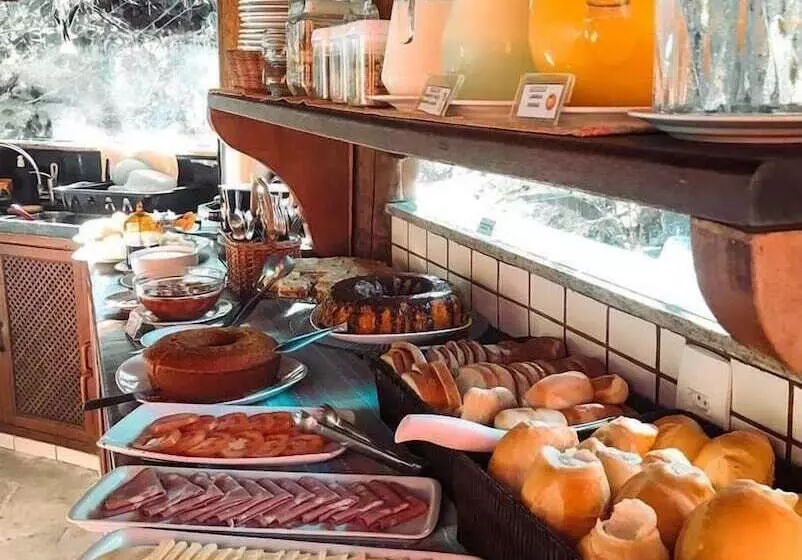 Hotelli Casa Bonita Hospedagem E Café