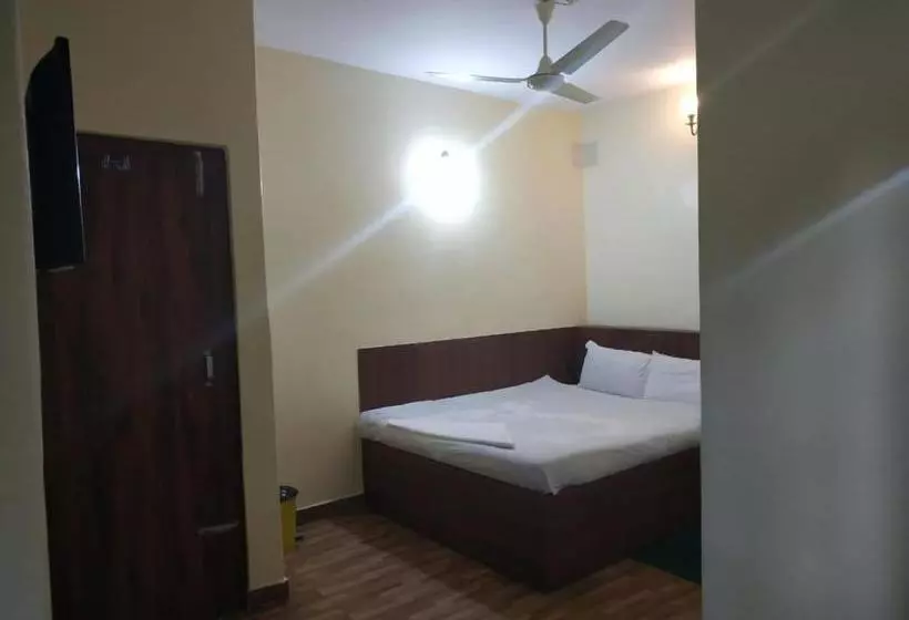 هتل Spot On 499 New Syangja Aandhikhola Lodge