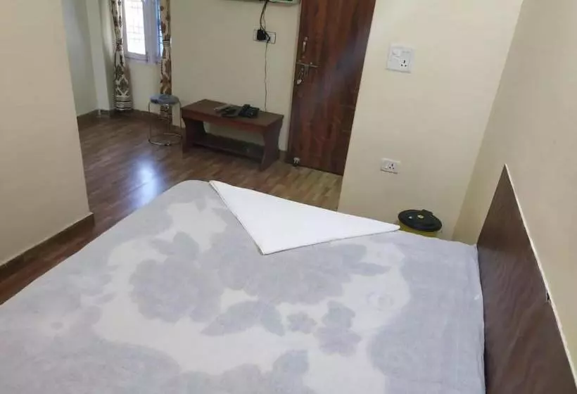 هتل Spot On 499 New Syangja Aandhikhola Lodge