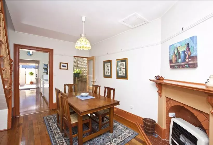 Newcastle Short Stay Apartments  Alfred Street Terraces