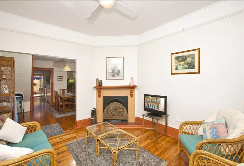 Newcastle Short Stay Apartments  Alfred Street Terraces