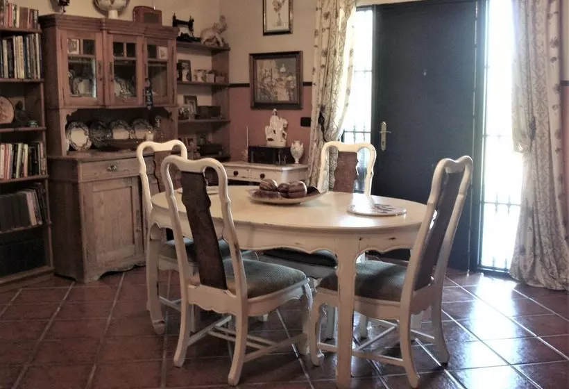 Spanish Hideaway Casa Magel B&b