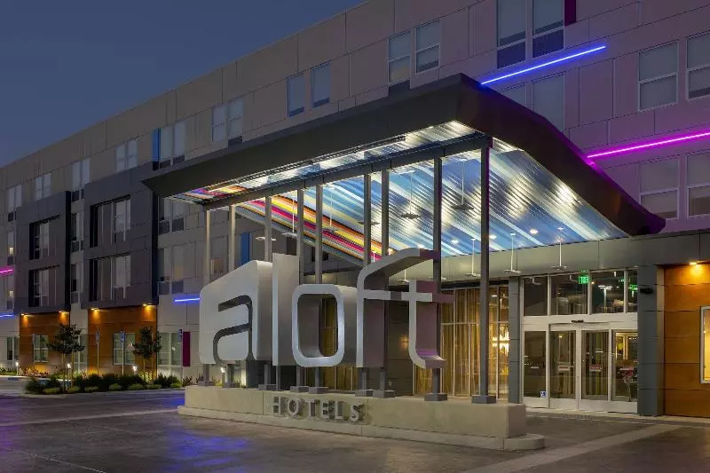 Hotelli Aloft Savannah Downtown Historic District