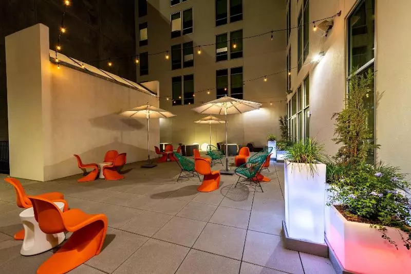 Hotelli Aloft Savannah Downtown Historic District