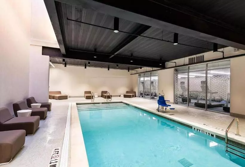 Hotelli Aloft Savannah Downtown Historic District