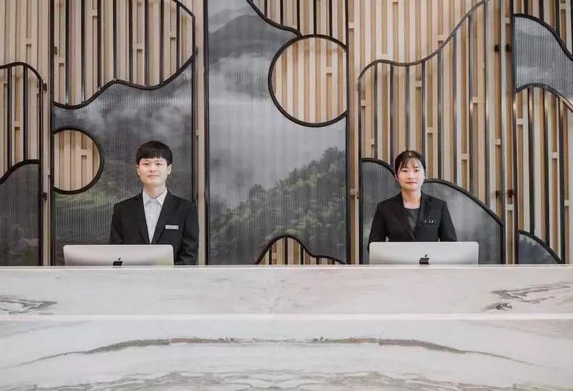 Atour Hotel Changsha Lugu Branch