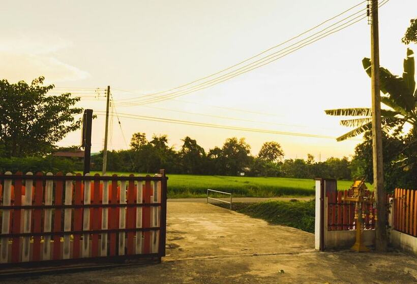 هتل Bannkrithamed Chiangmai