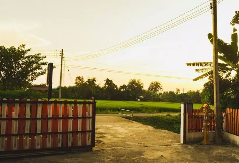 هتل Bannkrithamed Chiangmai