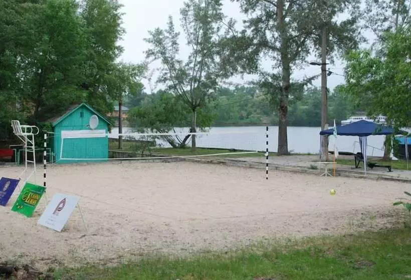 Hotelli Burevestnik Rowing Club