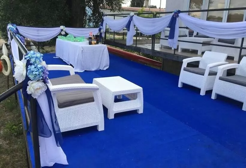 Hotelli Burevestnik Rowing Club