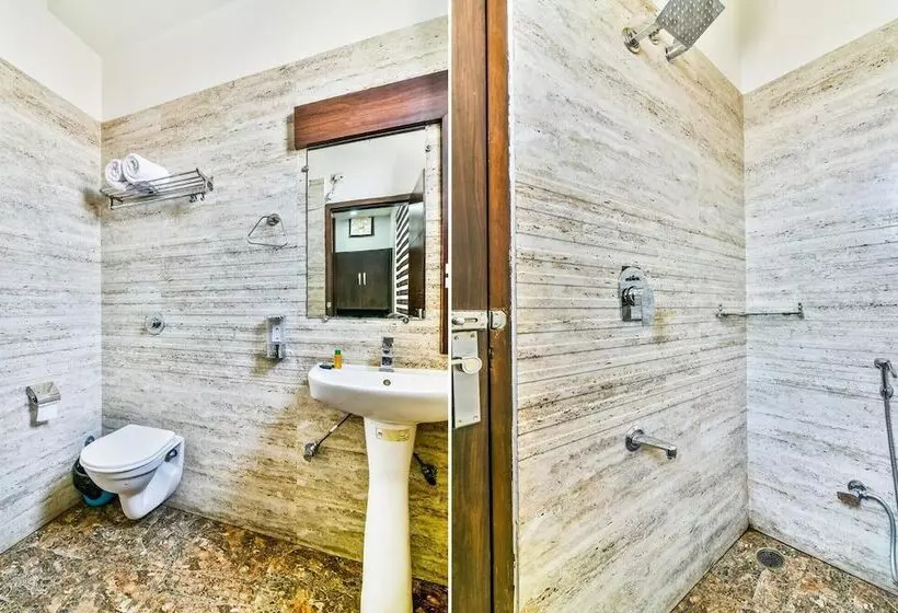 Fabhotel Aman Residency Sharifpura