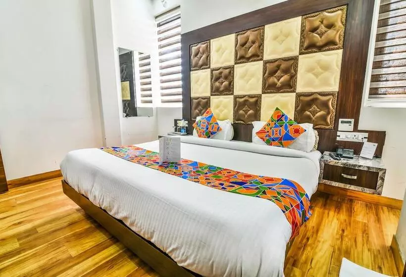 Fabhotel Aman Residency Sharifpura