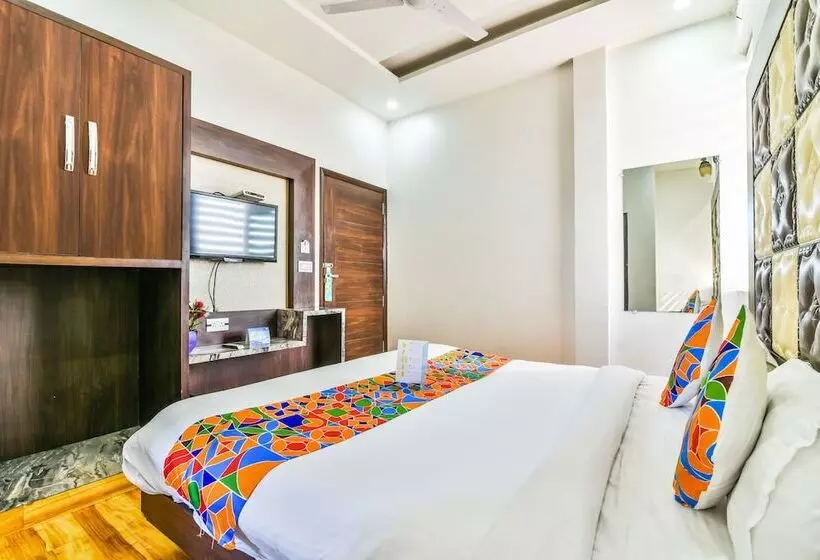 Fabhotel Aman Residency Sharifpura