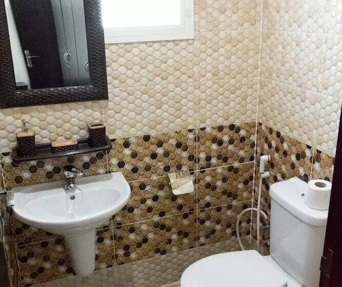 Hotelli Flowers Inn 2