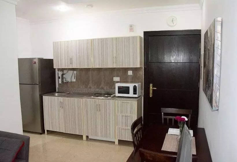 Hotelli Flowers Inn 2