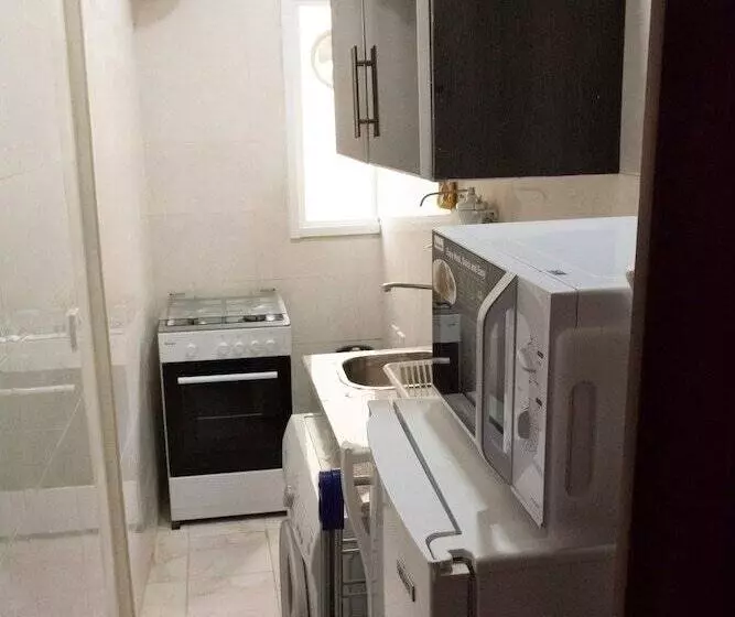 Hotelli Flowers Inn 2