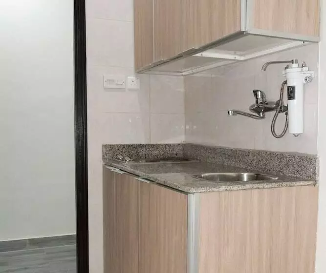 Hotelli Flowers Inn 2