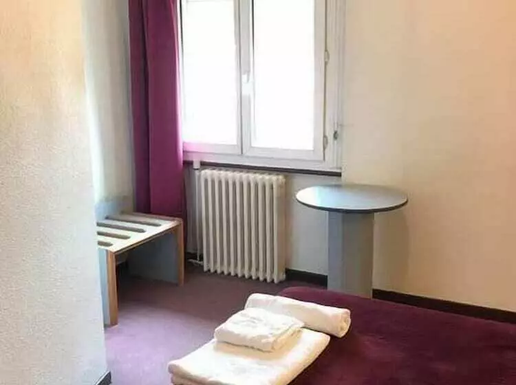 ホテル La Maison Carrée