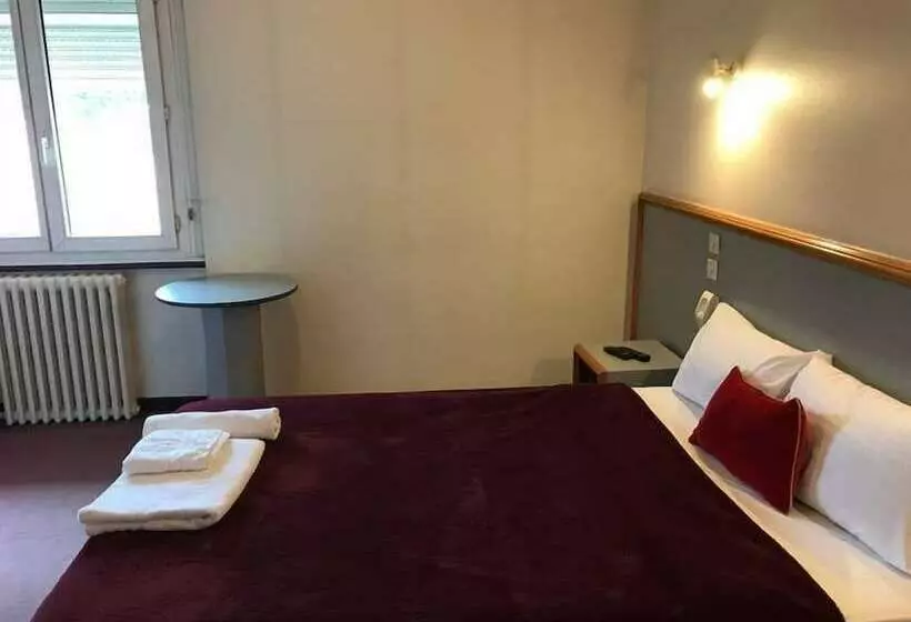 ホテル La Maison Carrée